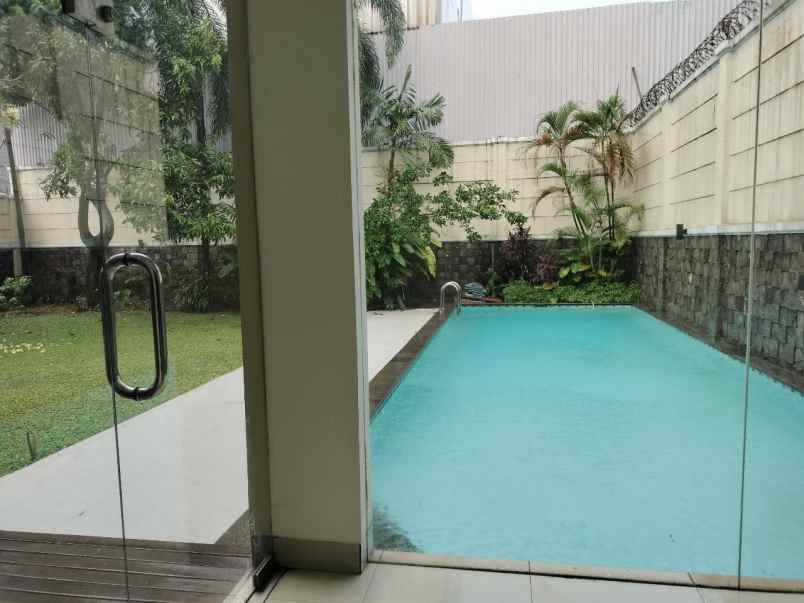 dijual rumah kemang