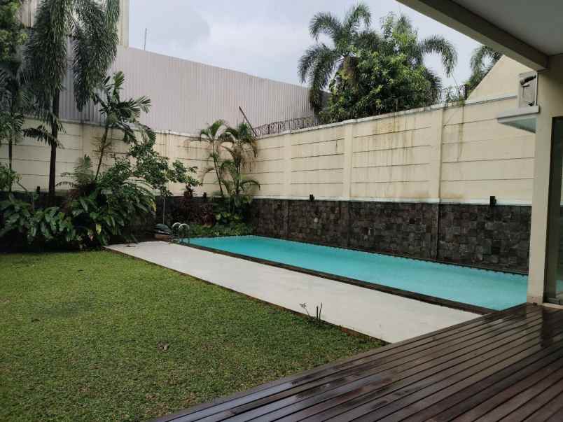 dijual rumah kemang