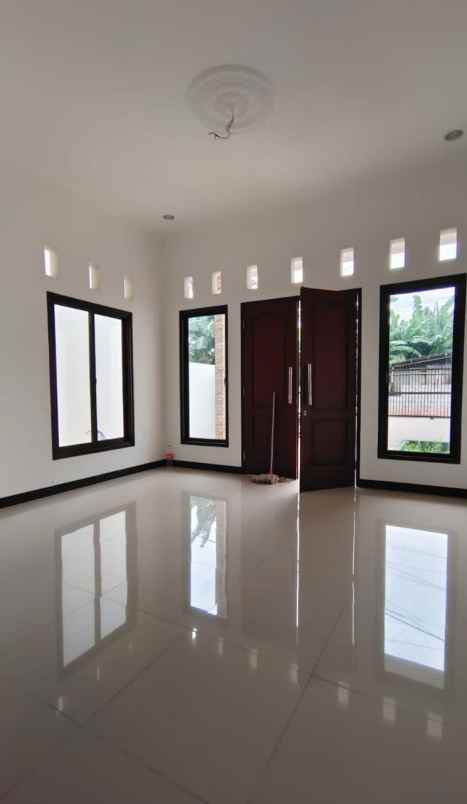 dijual rumah kemang sari jatibening