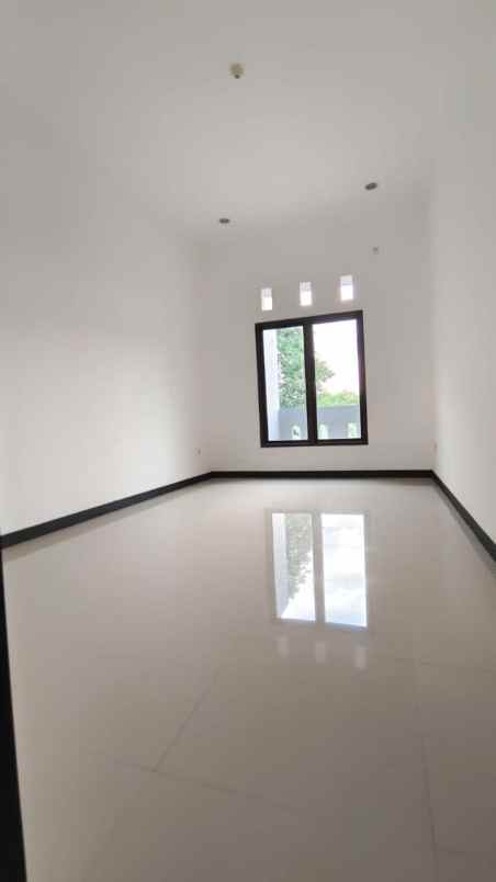 dijual rumah kemang sari jatibening