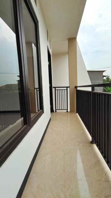 dijual rumah kemang sari jatibening