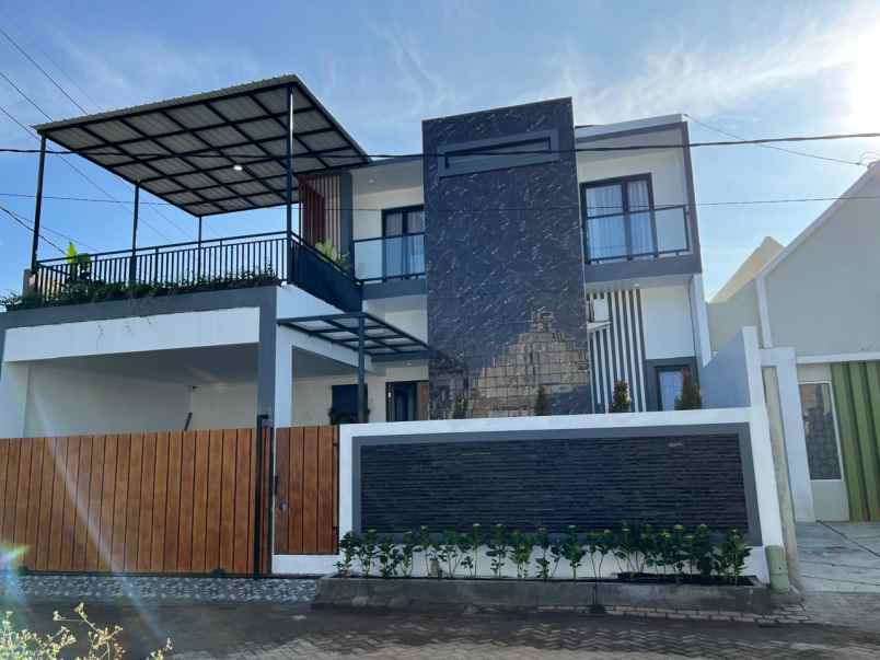 dijual rumah kencana residence