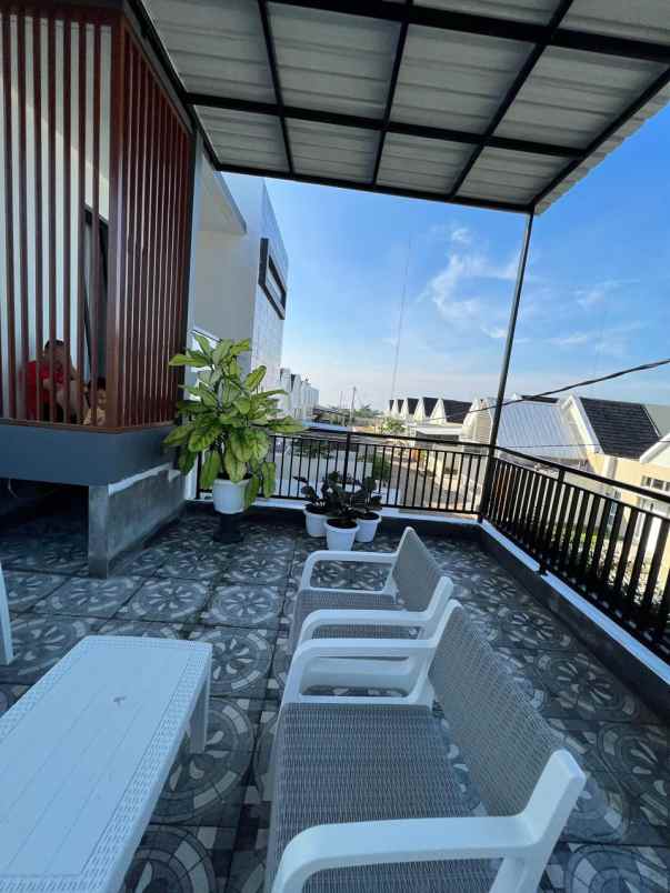 dijual rumah kencana residence