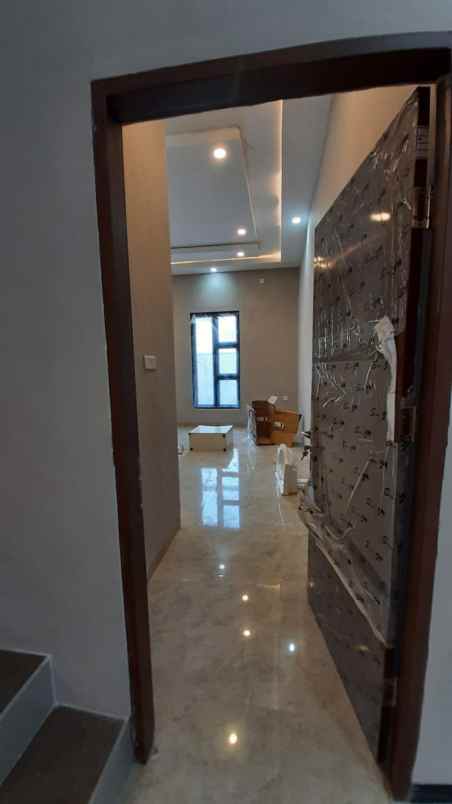 dijual rumah kertajaya indah tengah