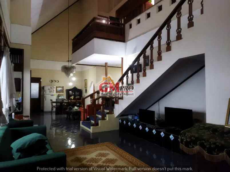 dijual rumah kiaracondong