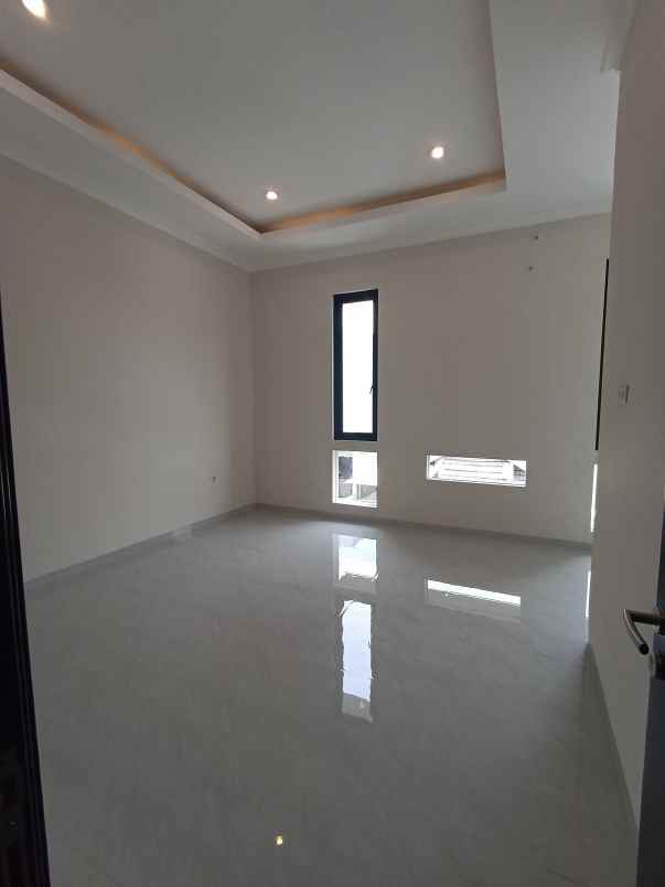 dijual rumah klampis