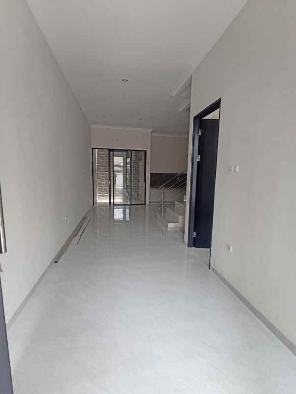 dijual rumah klampis