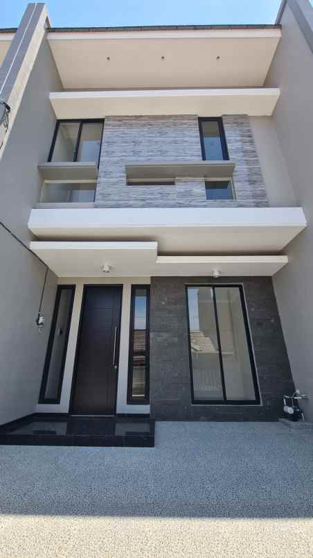 dijual rumah klampis semolo timur