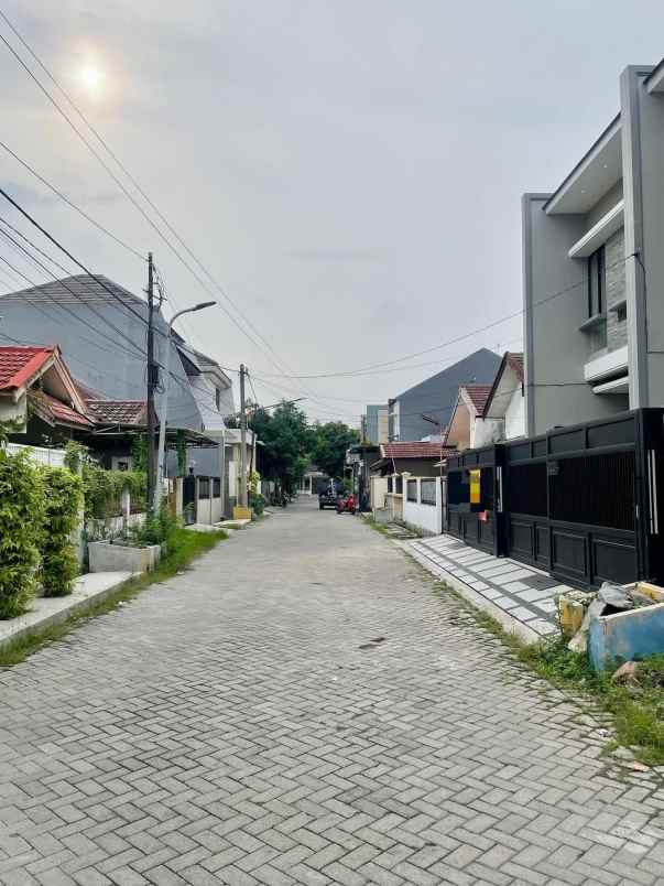 dijual rumah klampis semolo timur