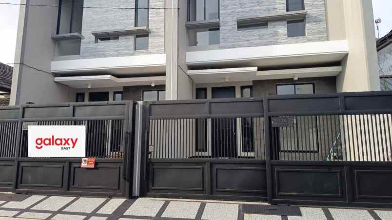 dijual rumah klampis semolo timur