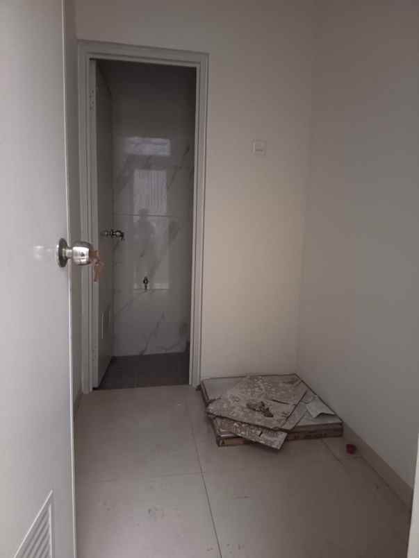 dijual rumah klampis semolo timur