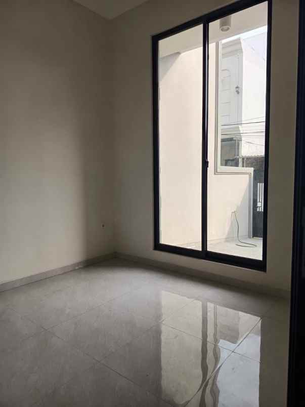 dijual rumah klampis semolo timur