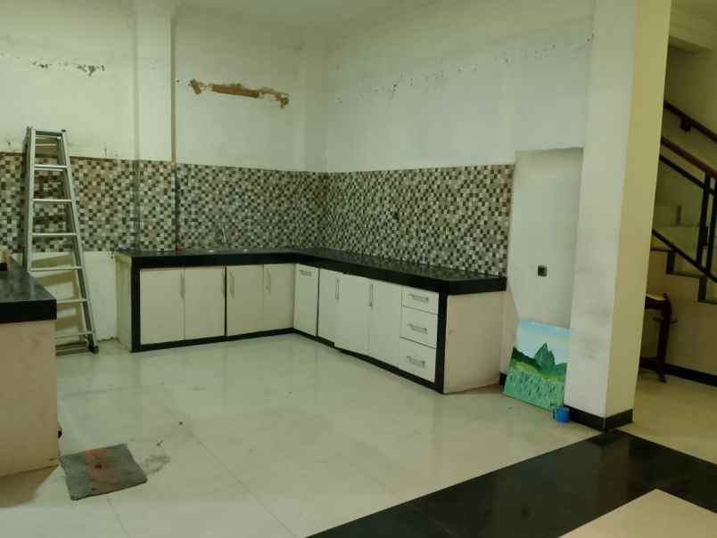 dijual rumah klender