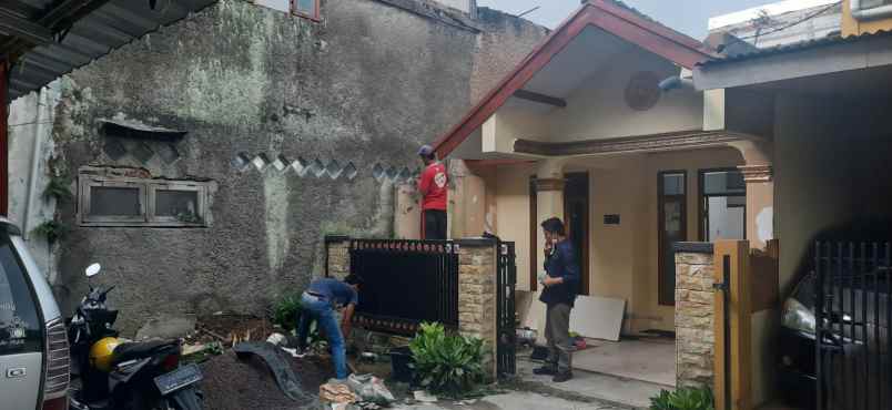 dijual rumah komp sanggar mas lestari