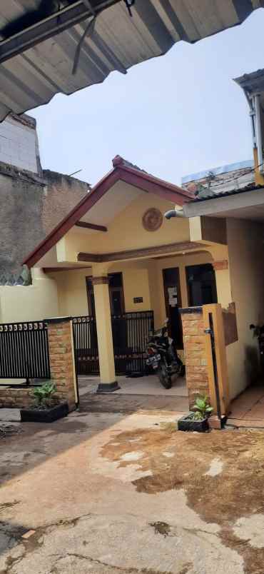 dijual rumah komp sanggar mas lestari