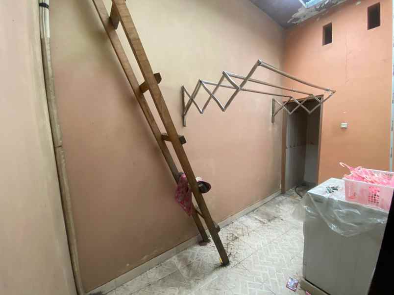 dijual rumah kompkek wijaya kusuma