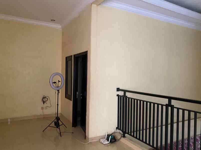 dijual rumah kompkek wijaya kusuma