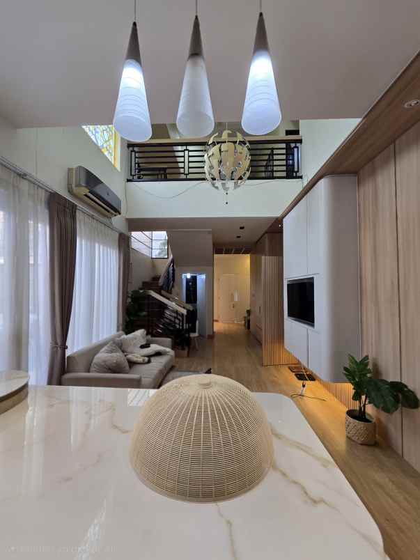 dijual rumah komplek billymoon pondok