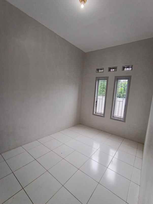 dijual rumah komplek cilame ngamprah