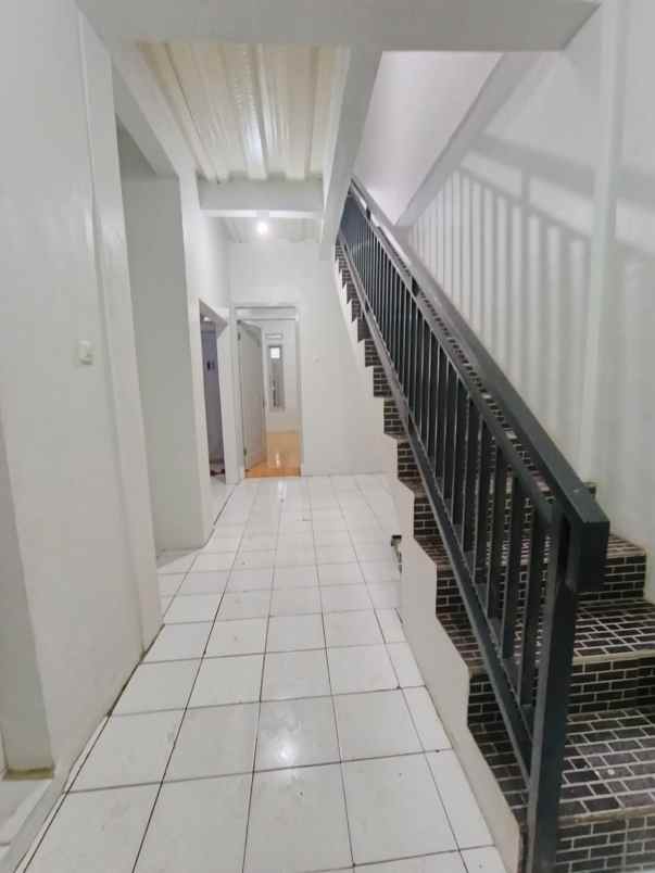 dijual rumah komplek cilame ngamprah