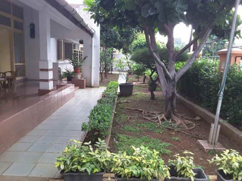 dijual rumah komplek cipinang baru