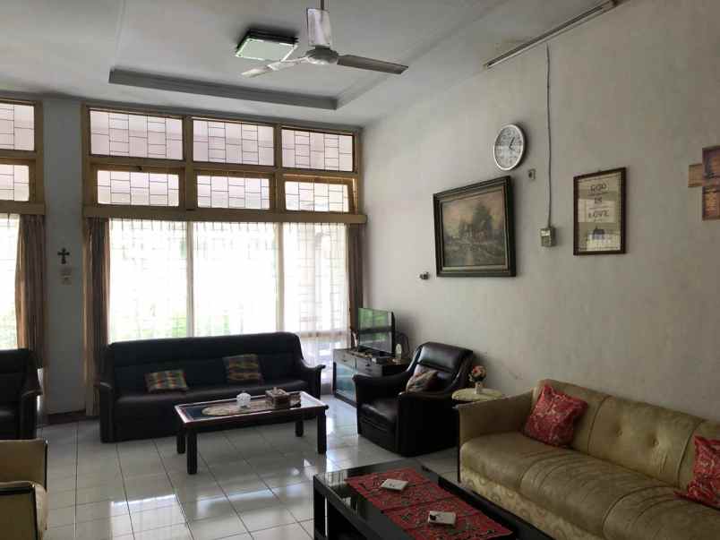 dijual rumah komplek cipinang baru