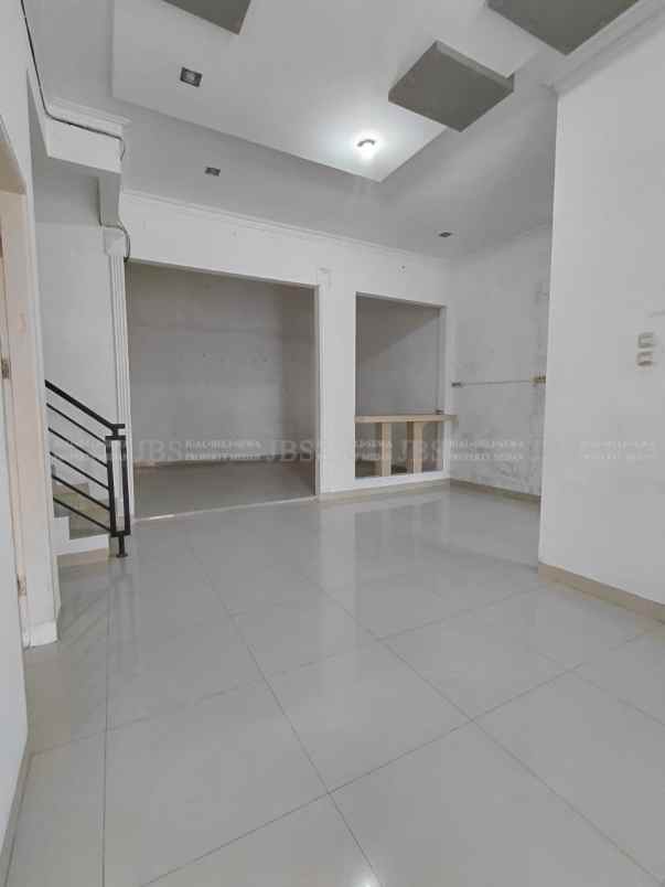 dijual rumah komplek citra garden
