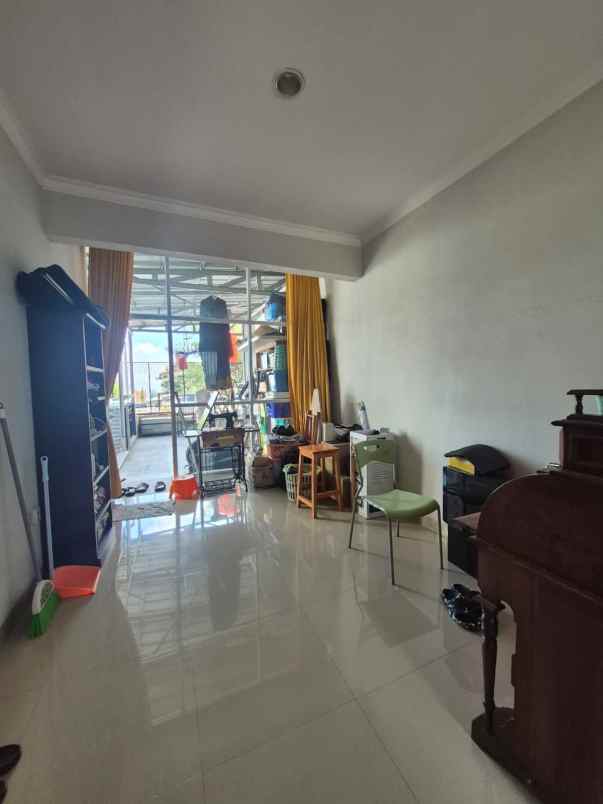 dijual rumah komplek ciwaruga