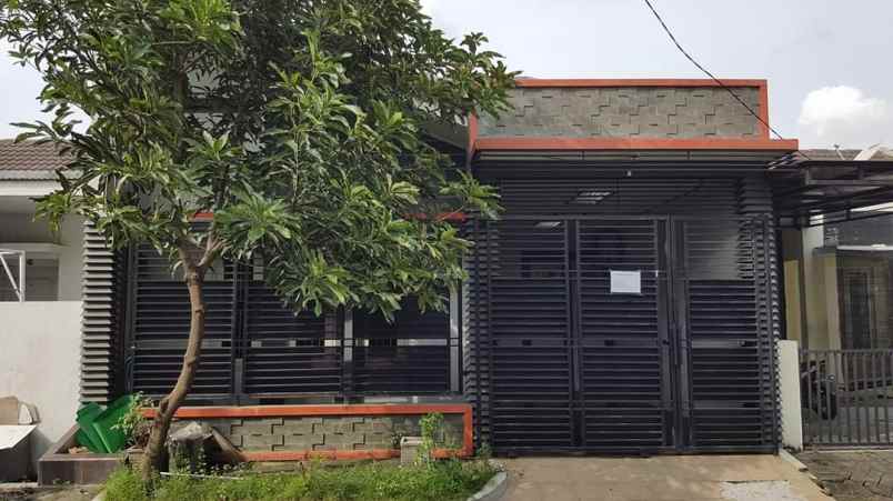 dijual rumah komplek cluster