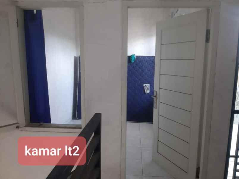 dijual rumah komplek cluster