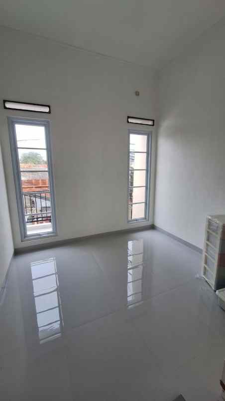 dijual rumah komplek deplu bintaro