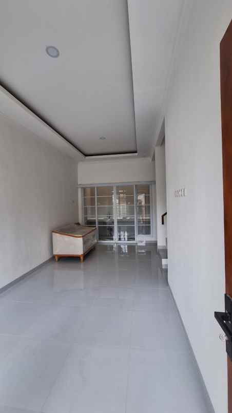 dijual rumah komplek deplu bintaro