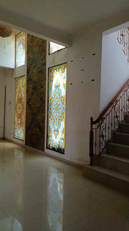 dijual rumah komplek graha indah blok 6