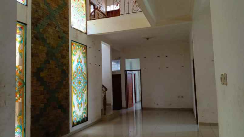 dijual rumah komplek graha indah blok 6