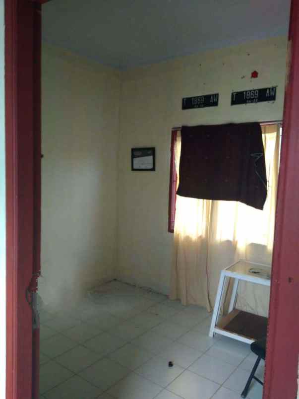 dijual rumah komplek griya utami