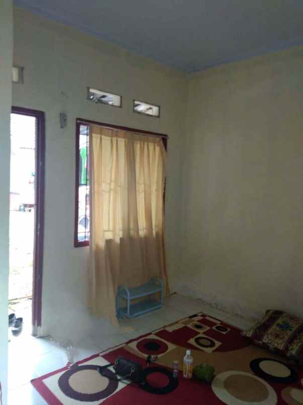 dijual rumah komplek griya utami