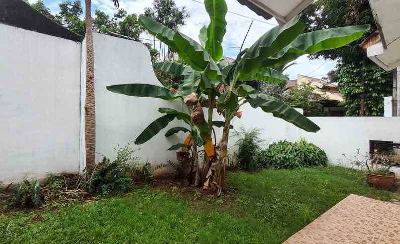 dijual rumah komplek jatiwaringin asri