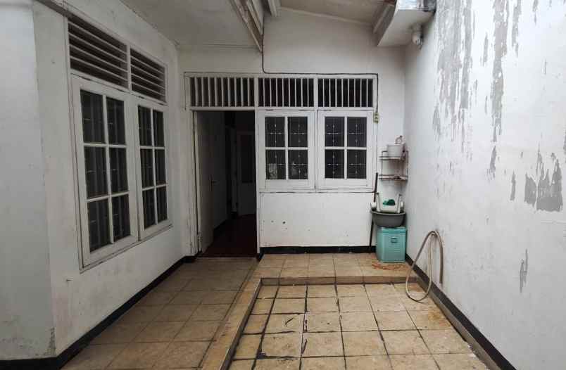 dijual rumah komplek jatiwaringin asri