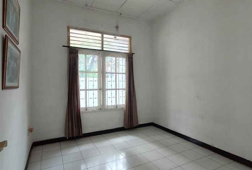 dijual rumah komplek jatiwaringin asri