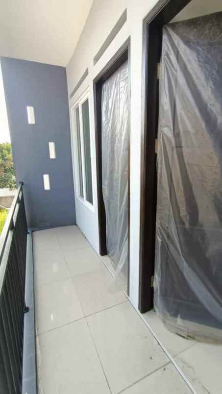 dijual rumah komplek margawangi