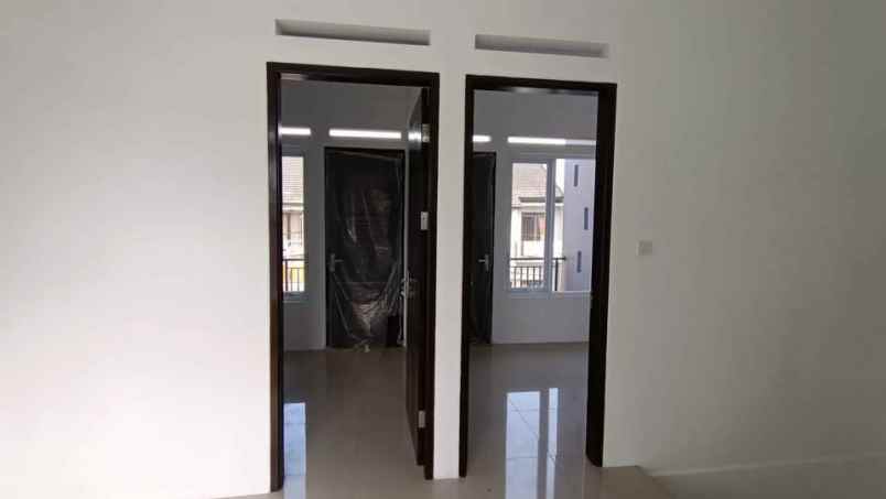 dijual rumah komplek margawangi