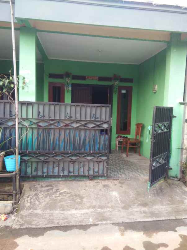 dijual rumah komplek mekar sari permai