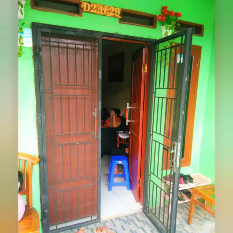 dijual rumah komplek mekar sari permai