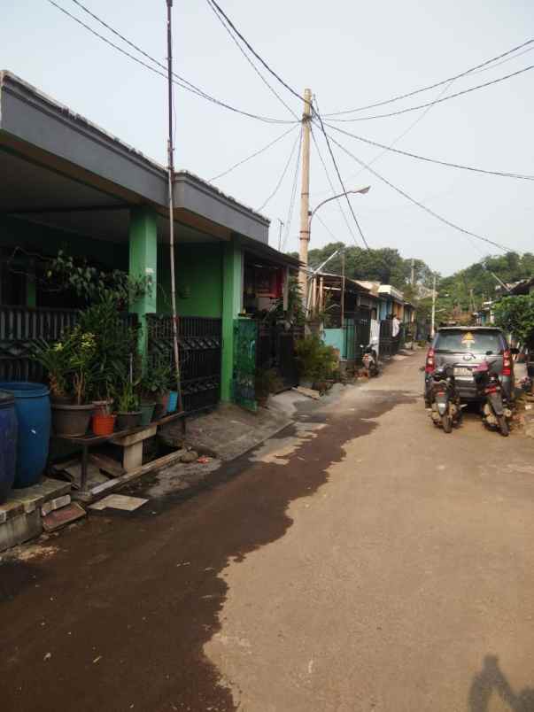 dijual rumah komplek mekar sari permai