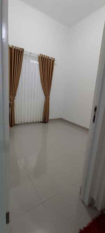 dijual rumah komplek private village