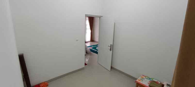 dijual rumah komplek private village