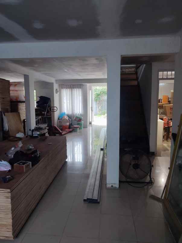 dijual rumah komplek setraduta bandung