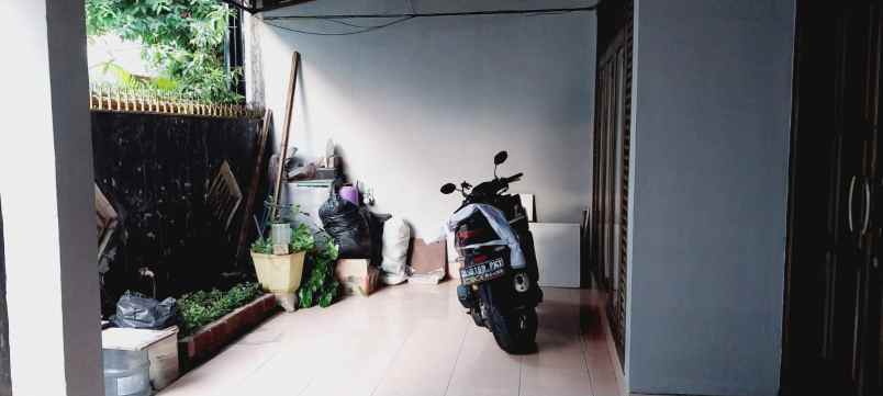 dijual rumah kompleks setneg cempaka