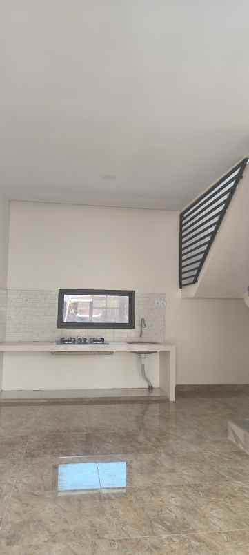 dijual rumah konsep villa private pool turi sleman