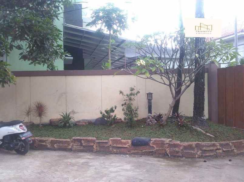 dijual rumah kost mewah di sekelimus soekarno hatta